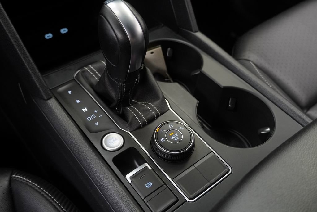 Used 2022 Volkswagen Atlas Cross Sport SE image 36