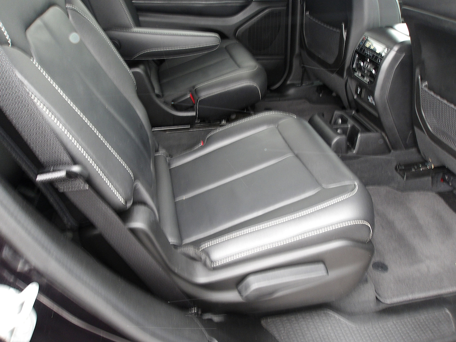 Used 2023 Jeep Grand Cherokee L Limited image 12