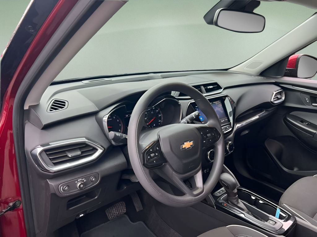 Used 2023 Chevrolet TrailBlazer LT w/ Convenience Package FWD image 10