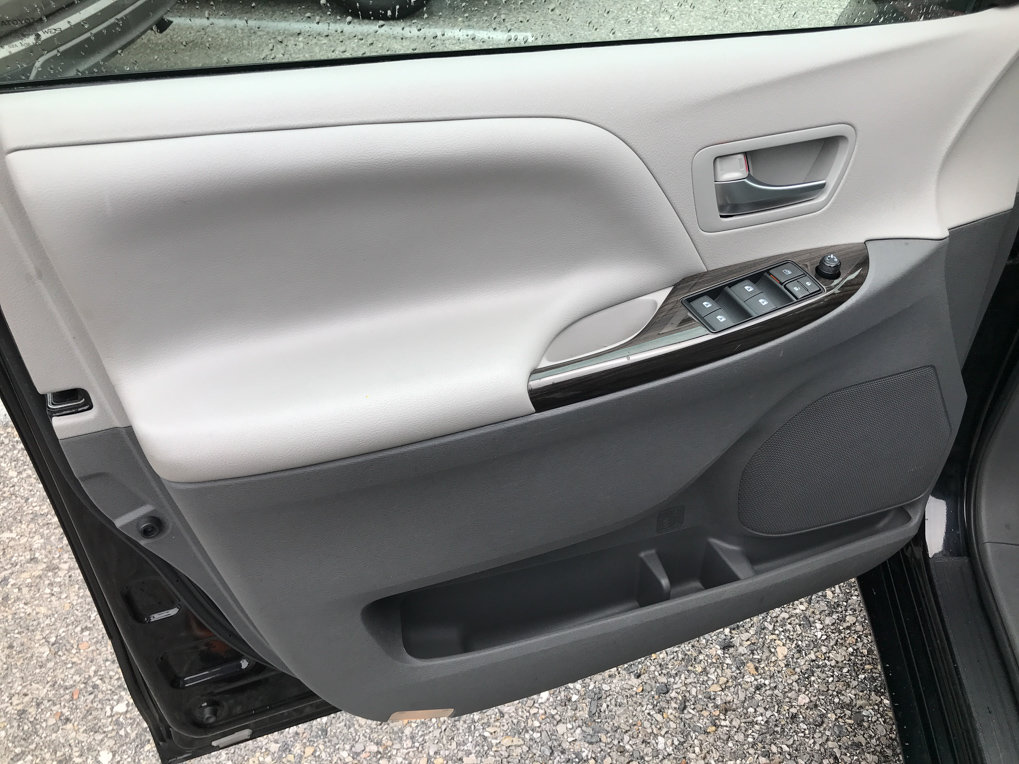 Used 2017 Toyota Sienna XLE FWD image 13