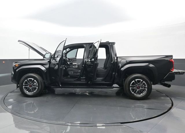 Used 2025 Toyota Tacoma SR5 image 34