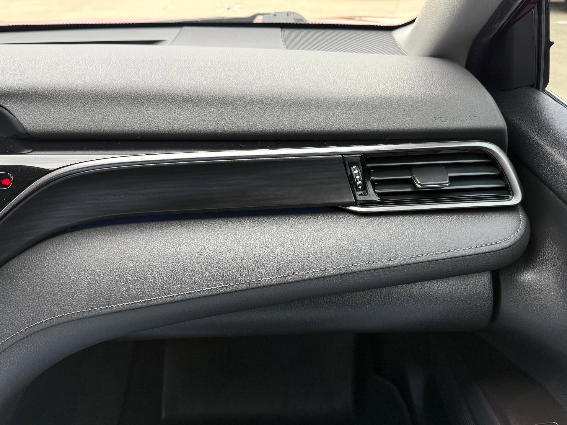 Used 2022 Toyota Camry XLE image 28