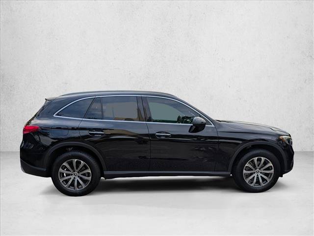 Used 2025 Mercedes-Benz GLC 300 4MATIC image 4