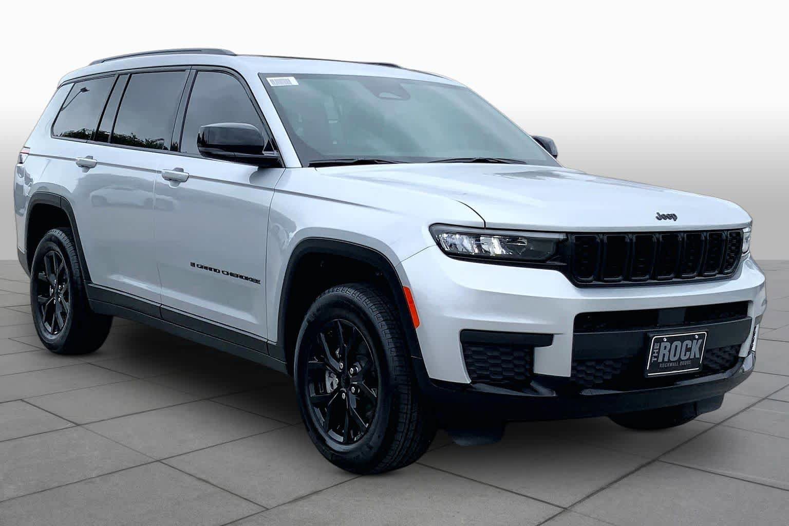 Used 2025 Jeep Grand Cherokee L Altitude AWD/4WD image 3