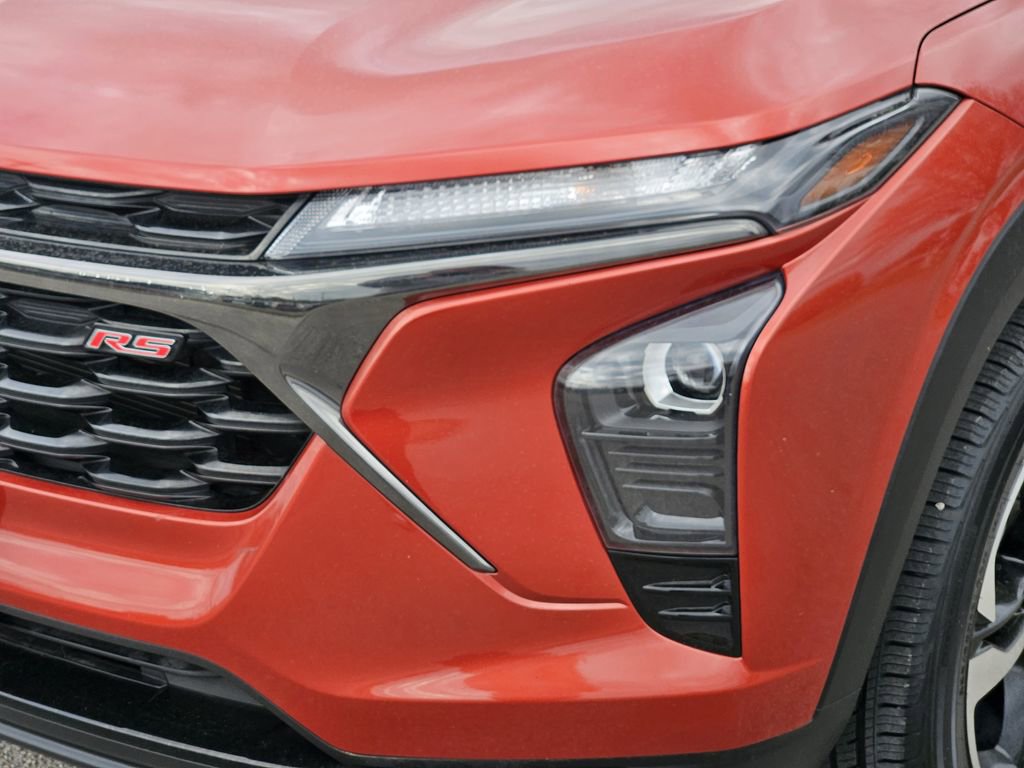 Used 2024 Chevrolet Trax RS w/ Driver Confidence Package image 5