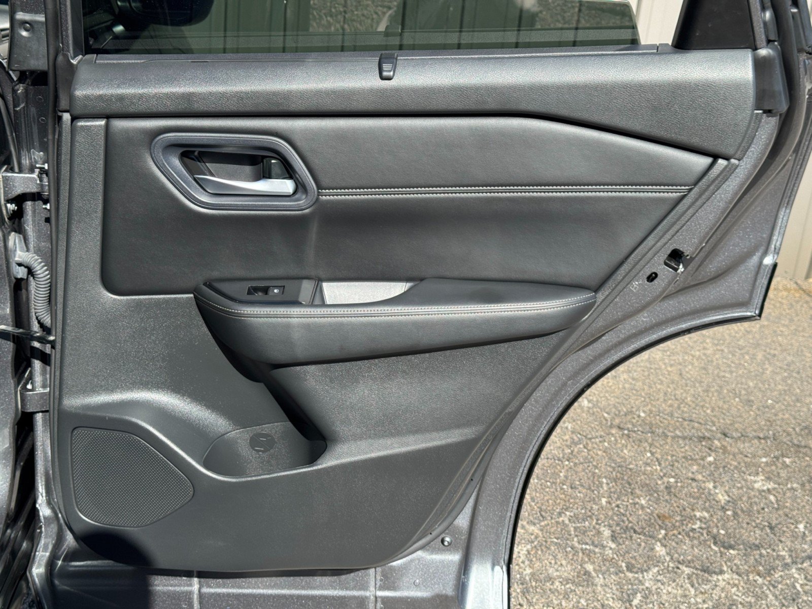Used 2024 Nissan Rogue SV w/ SV Premium Package FWD image 40