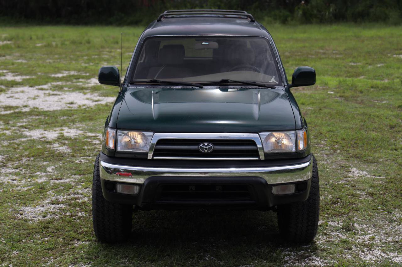 Used 2000 Toyota 4Runner SR5 w/ Upgrade Value Pkg 2 RWD image 19