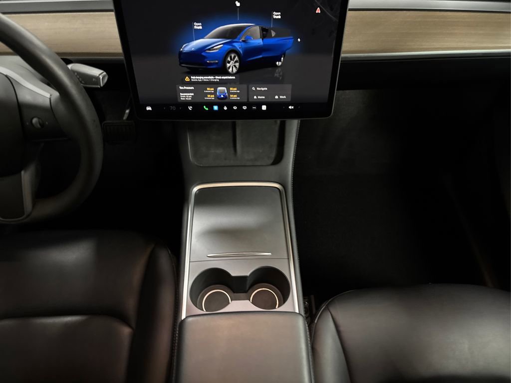 Used 2022 Tesla Model Y Long Range AWD/4WD image 19