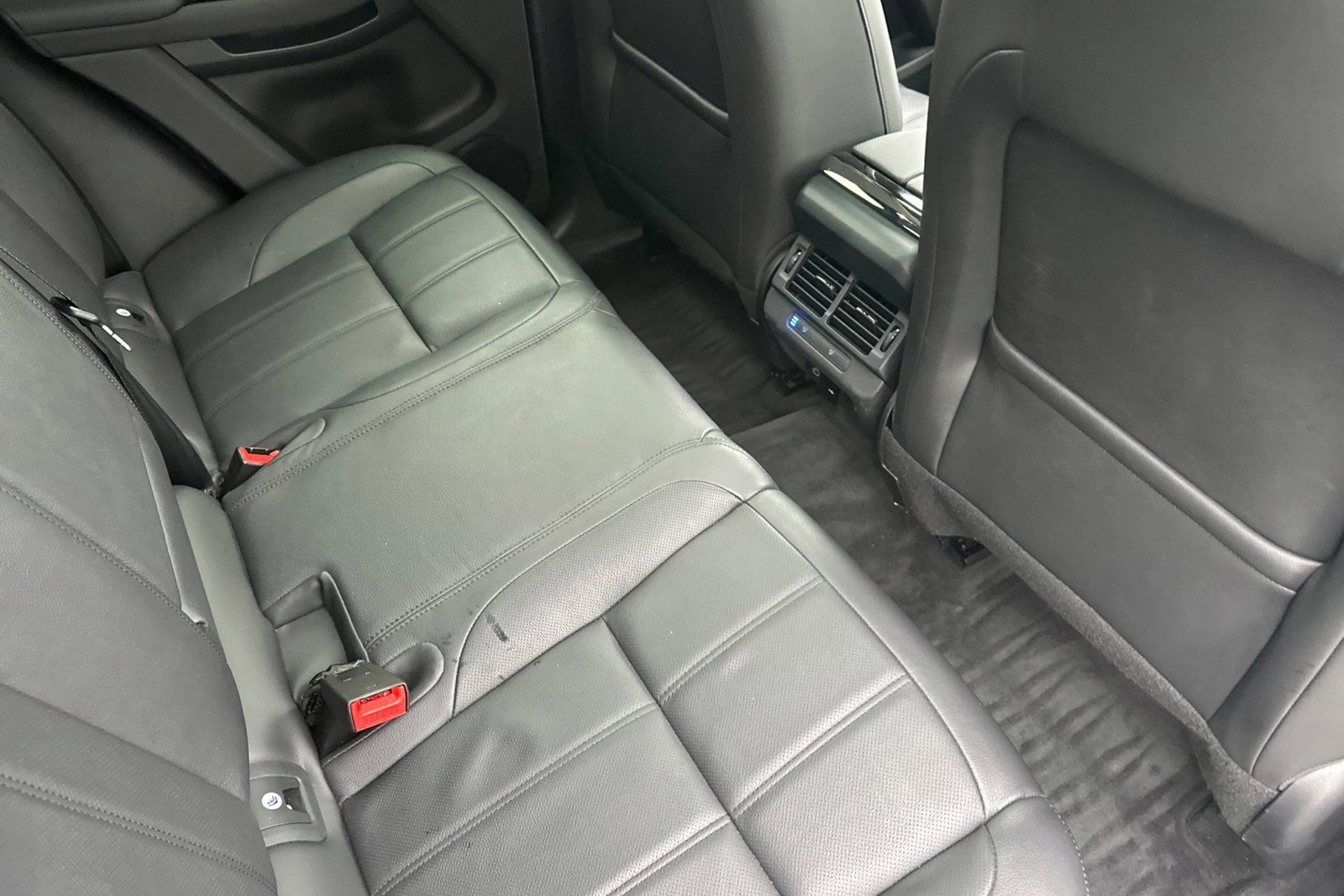 Certified 2025 Land Rover Range Rover Evoque Dynamic SE image 30