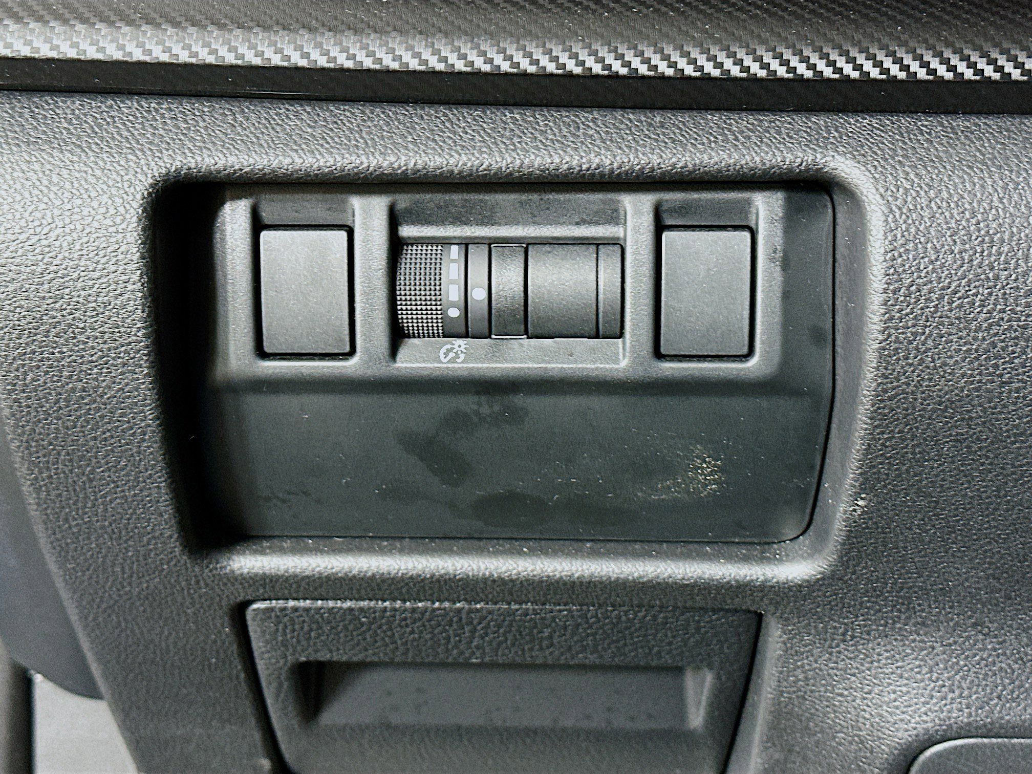 Used 2024 Subaru Crosstrek 2.0i Premium image 17