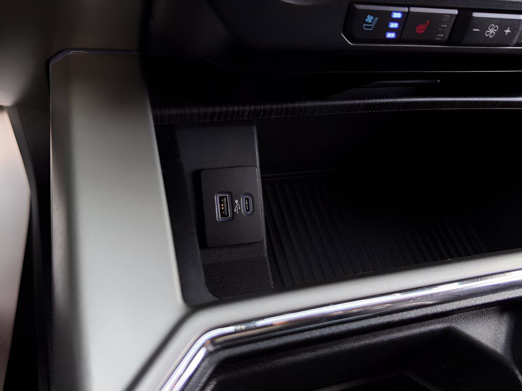 Used 2021 Ford F250 Lariat w/ Lariat Value Package image 18