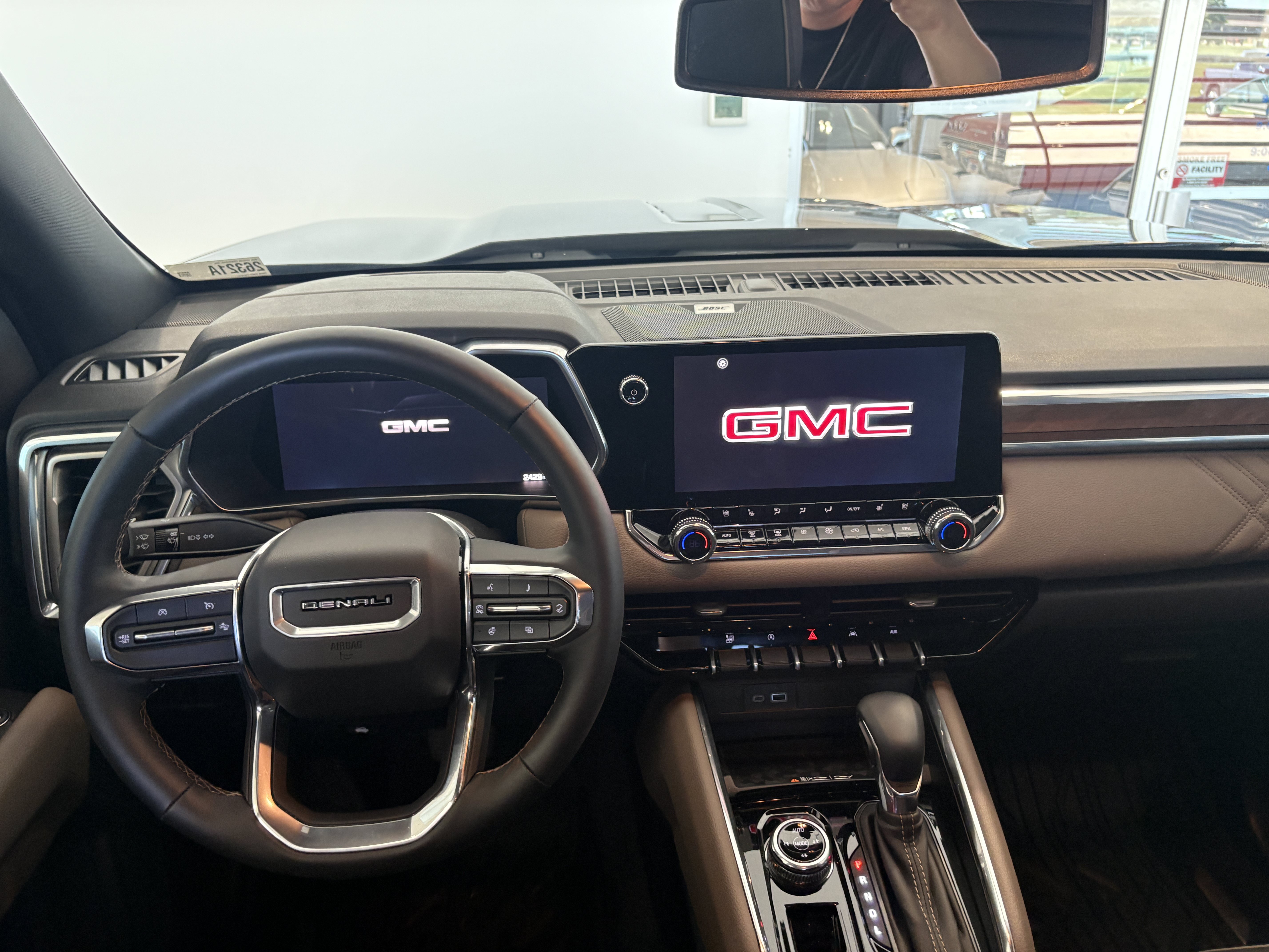 Used 2026 GMC Canyon Denali AWD/4WD image 3
