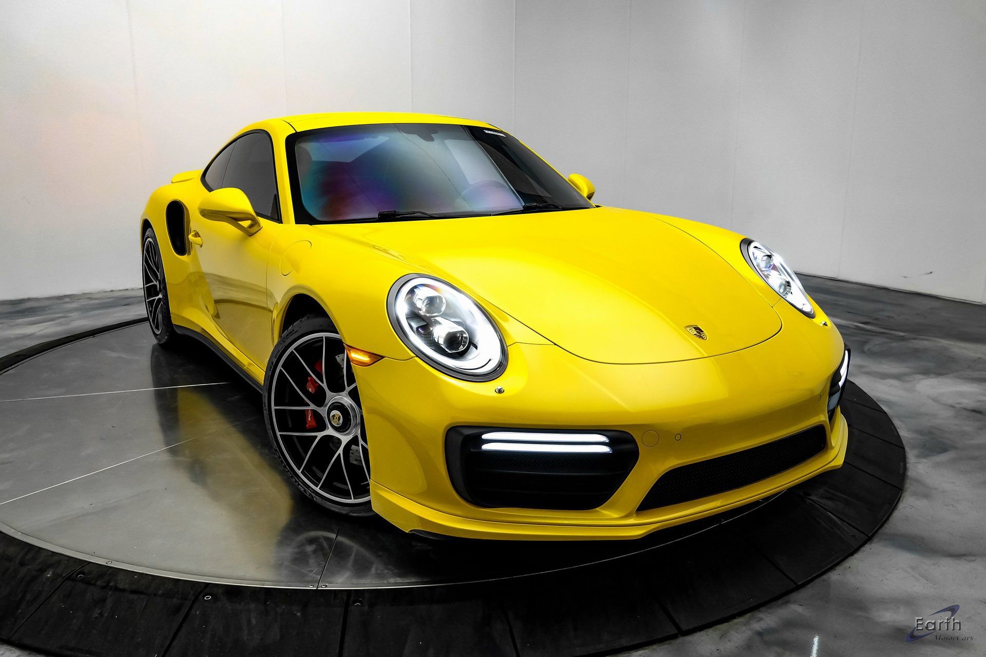 Used 2018 Porsche 911 Turbo S image 25