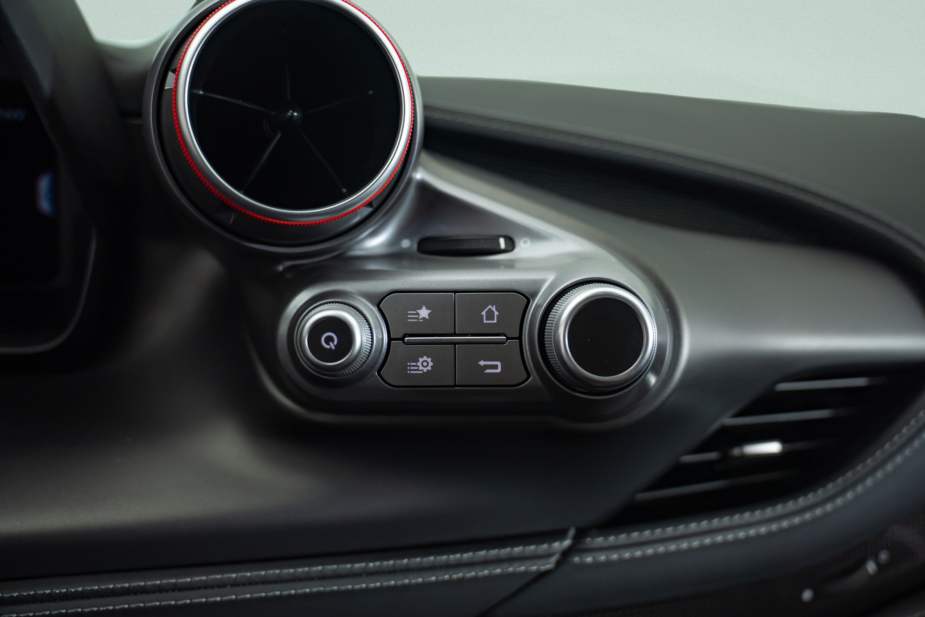 Used 2020 Ferrari F8 Tributo RWD image 14