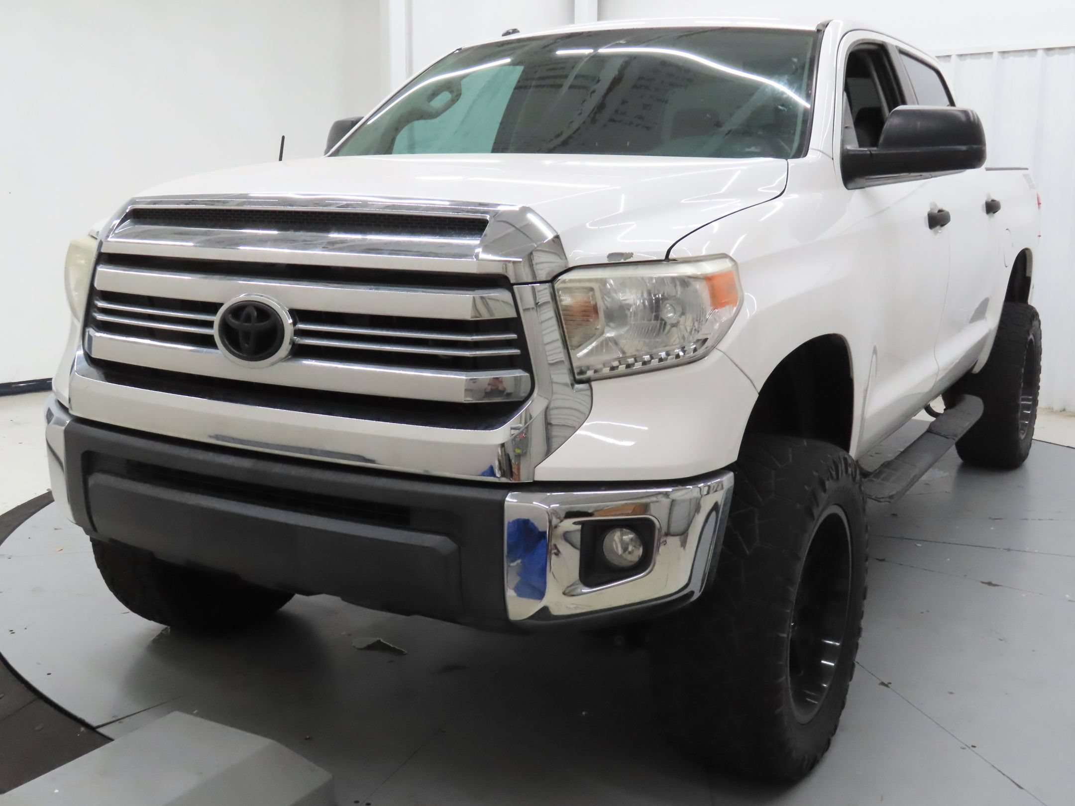 Used 2017 Toyota Tundra SR5 w/ SR5 Upgrade Package RWD image 8