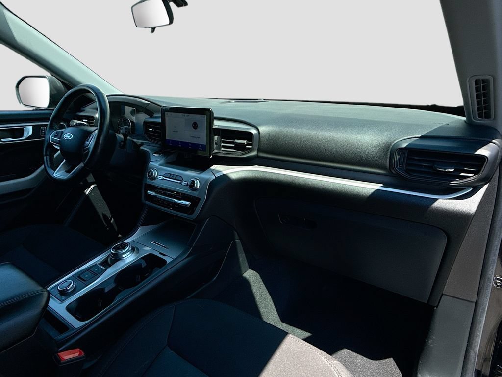 Used 2022 Ford Explorer XLT AWD/4WD image 28
