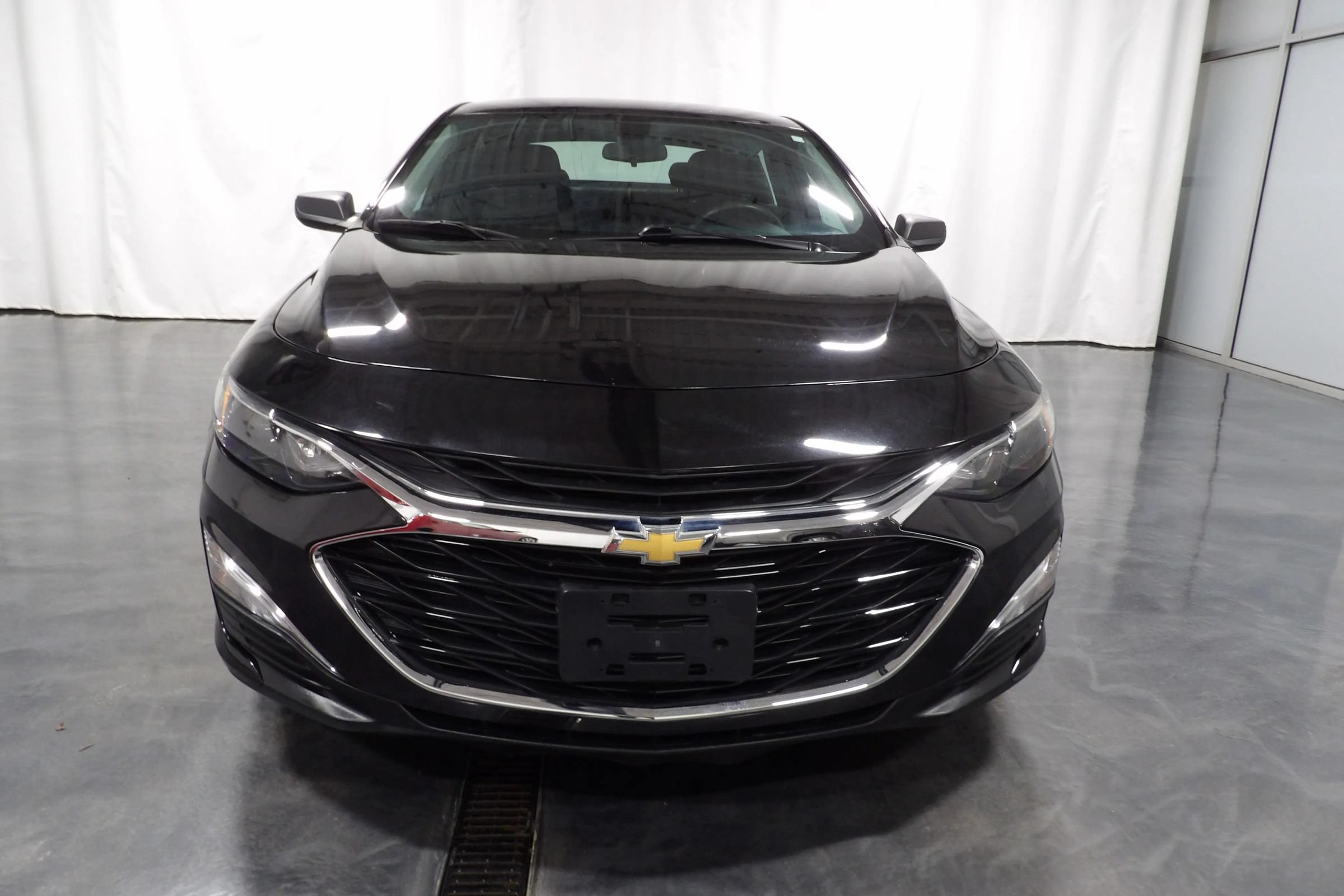 Used 2019 Chevrolet Malibu LS FWD image 3