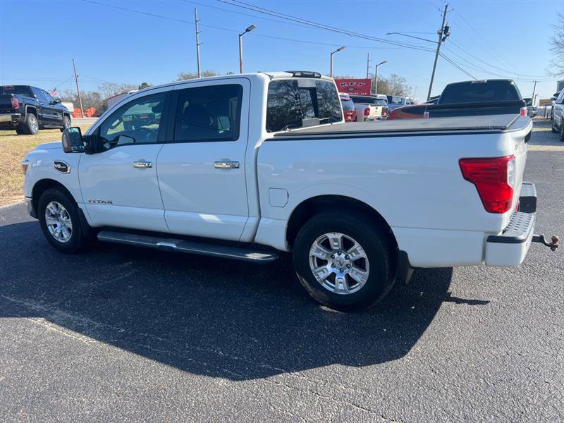 Used 2017 Nissan Titan SV image 7