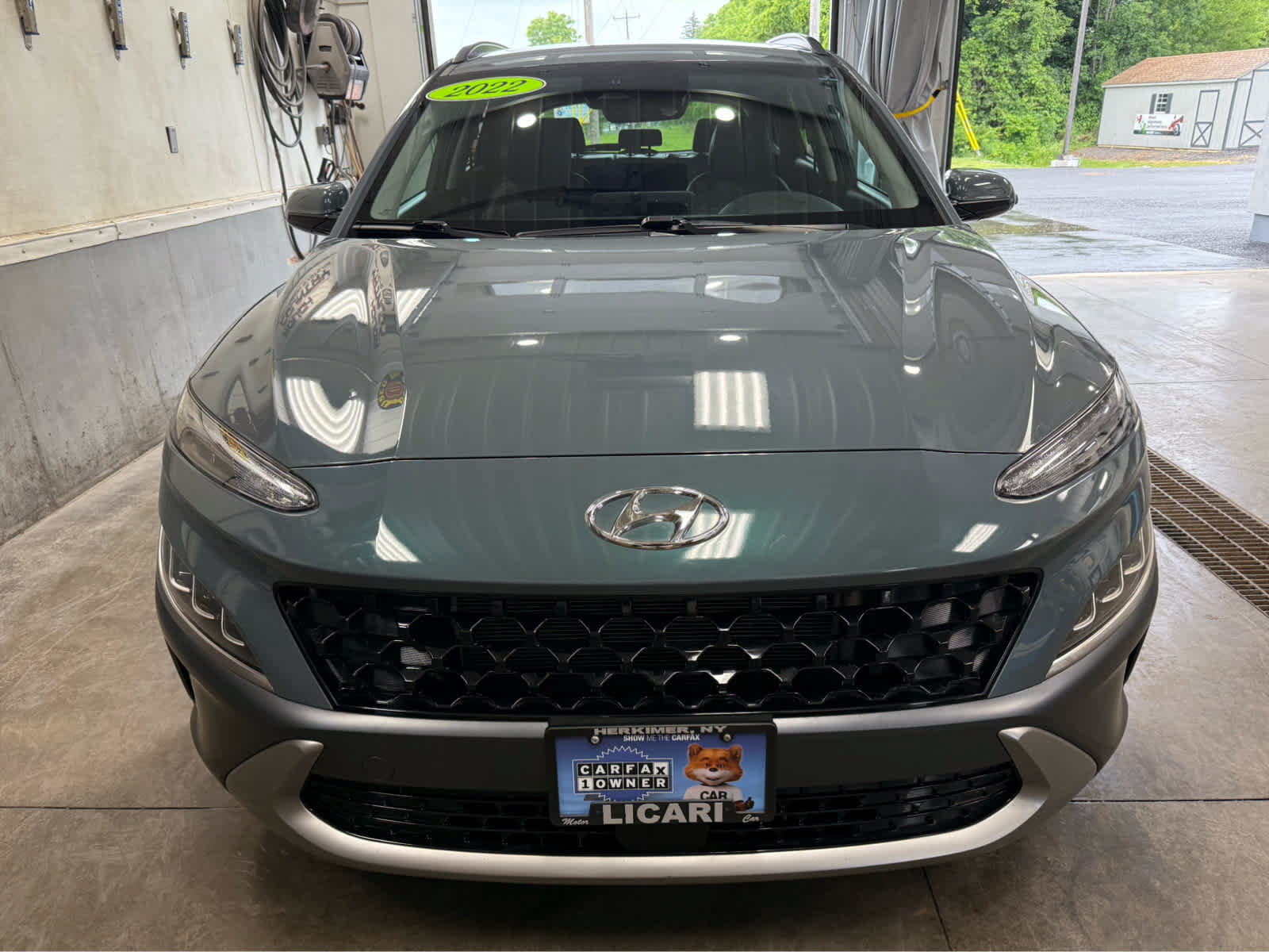 Used 2022 Hyundai Kona Limited w/ Cargo Package AWD/4WD image 2