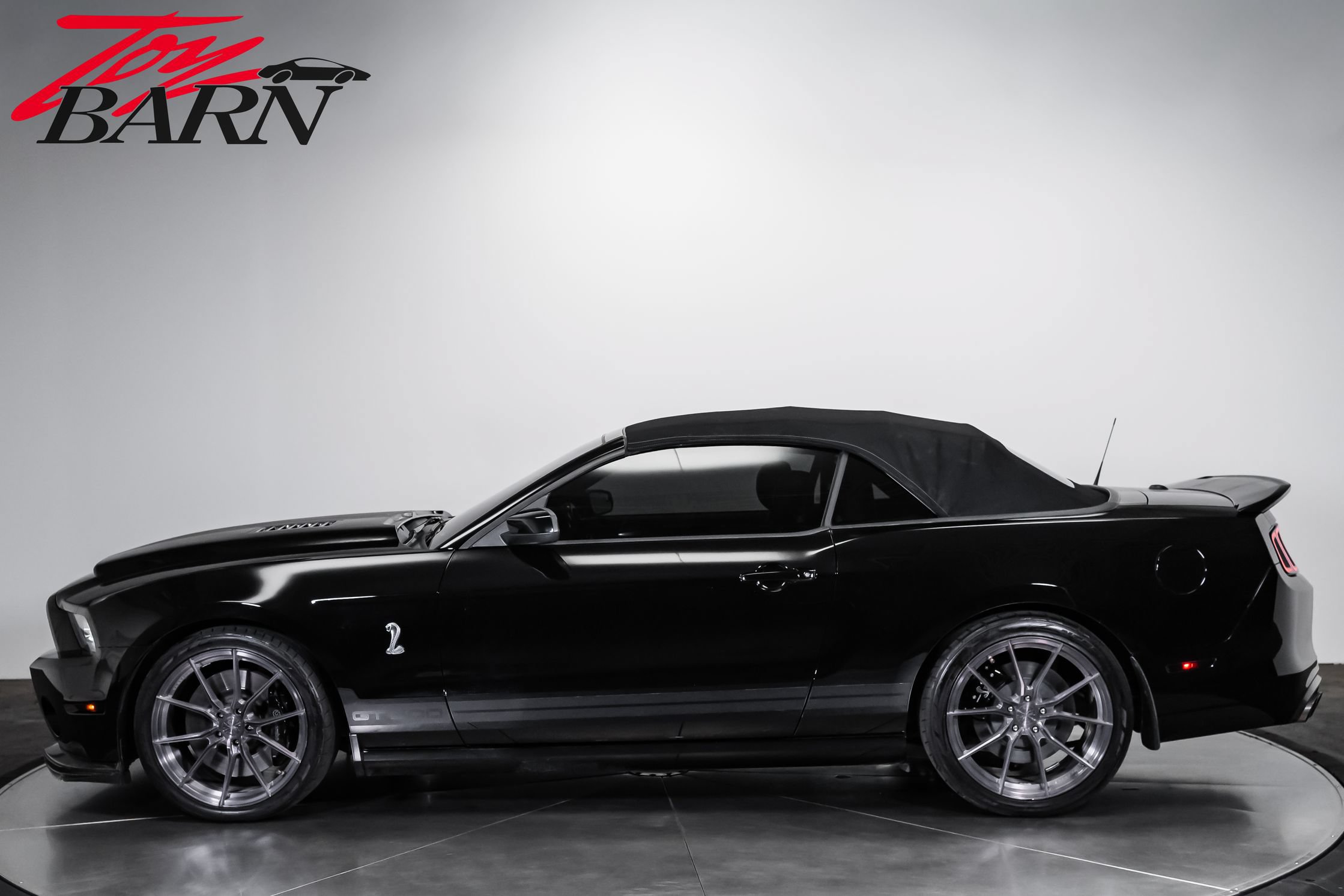 Used 2014 Ford Mustang Shelby GT500 w/ Equipment Group 821A RWD image 10