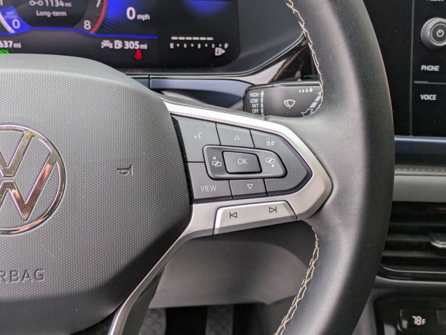 Used 2024 Volkswagen Taos SE image 14