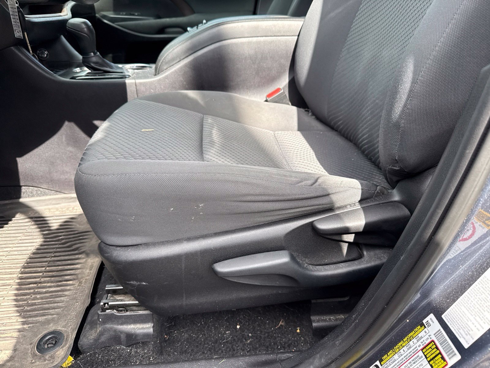 Used 2019 Toyota Highlander LE AWD/4WD image 23