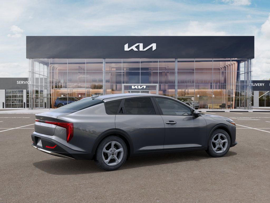 Used 2025 Kia K4 LXS image 6