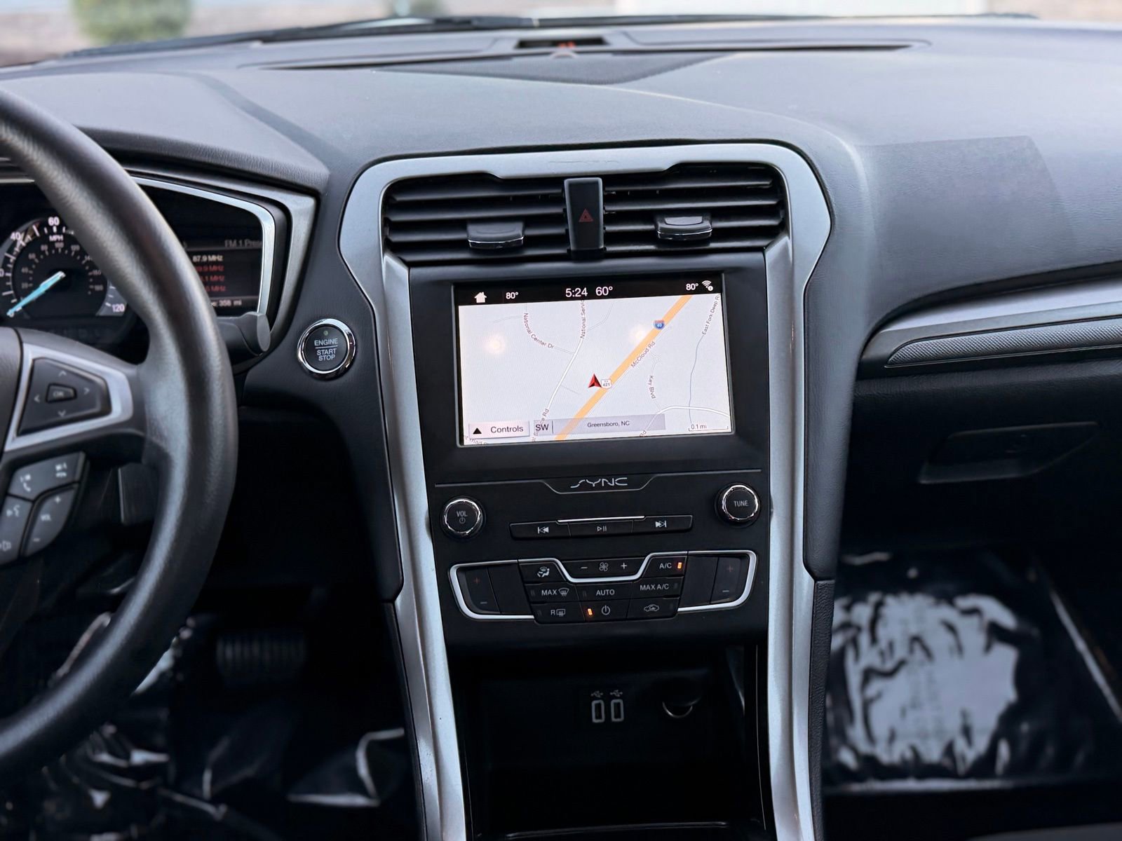 Used 2019 Ford Fusion SE image 24