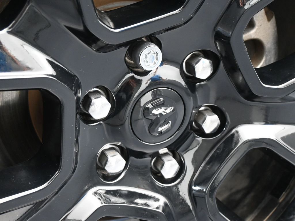 Used 2021 RAM 1500 Laramie w/ Night Edition image 32