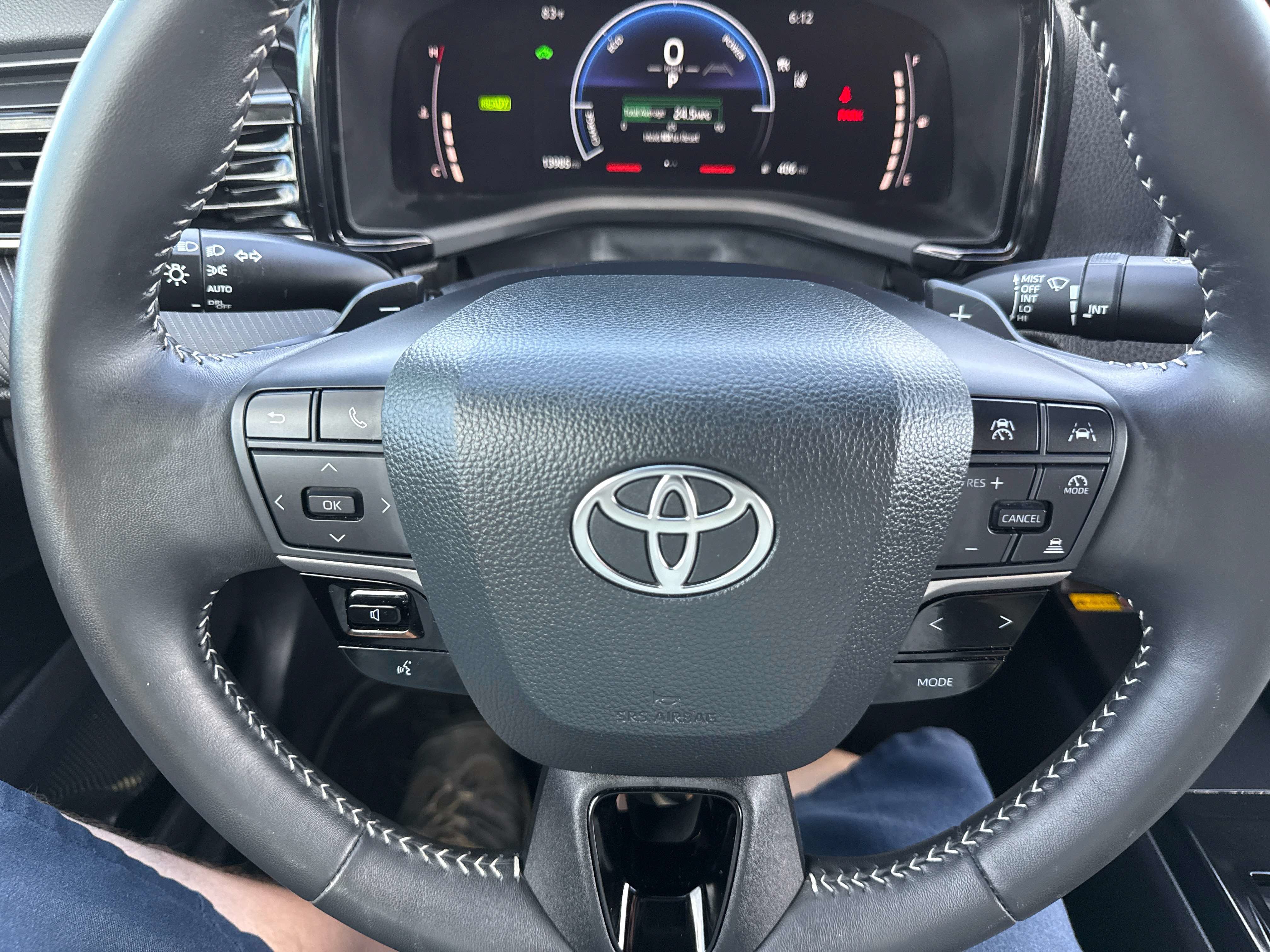 Used 2025 Toyota Camry SE FWD image 26