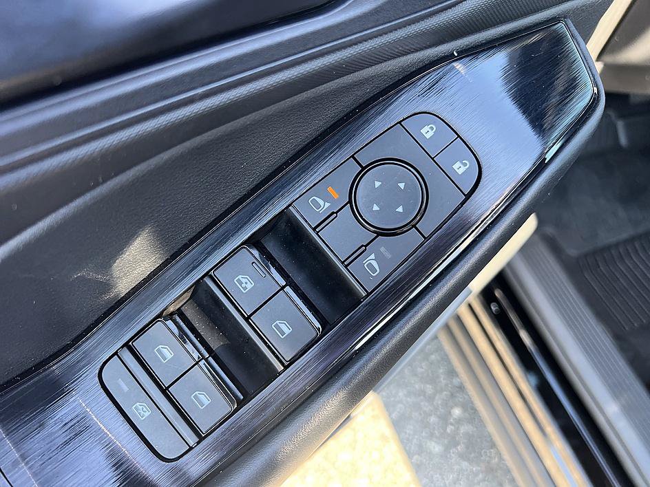 Certified 2025 Nissan Rogue S FWD image 20