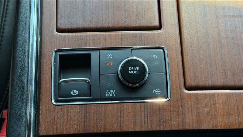 Used 2020 Lincoln Navigator Reserve AWD/4WD image 28