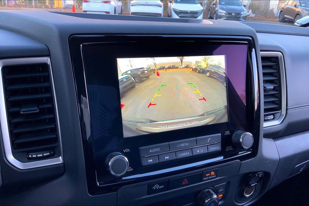 Used 2023 Nissan Frontier SV image 11