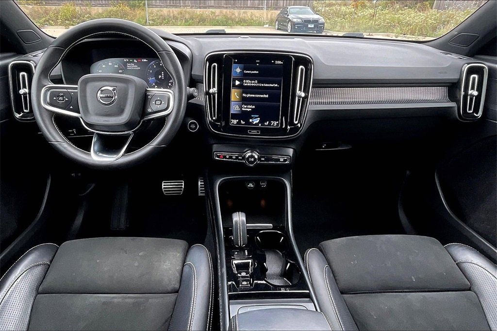 Used 2021 Volvo XC40 T5 R-Design w/ Climate Package image 15