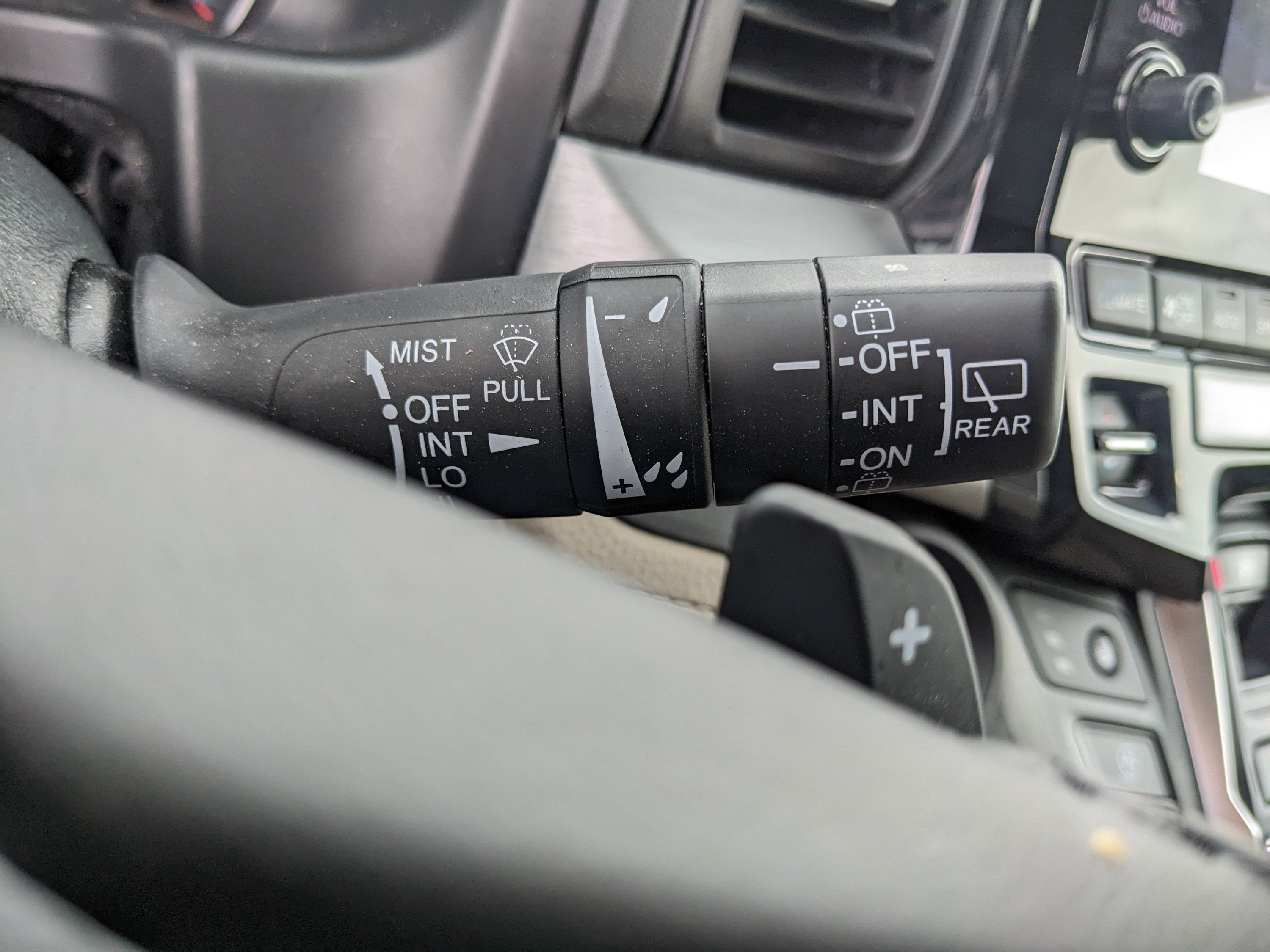 Used 2024 Honda Odyssey EX-L image 32