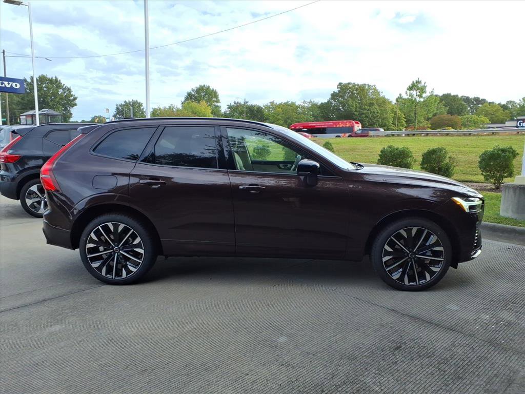 New 2026 Volvo XC60 B5 Ultra w/ Protection Package Premier image 2