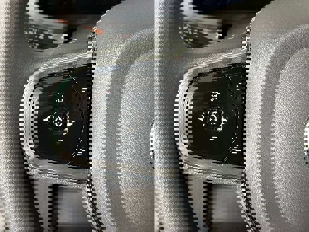 New 2024 Volvo S60 B5 Plus w/ Climate Package image 29