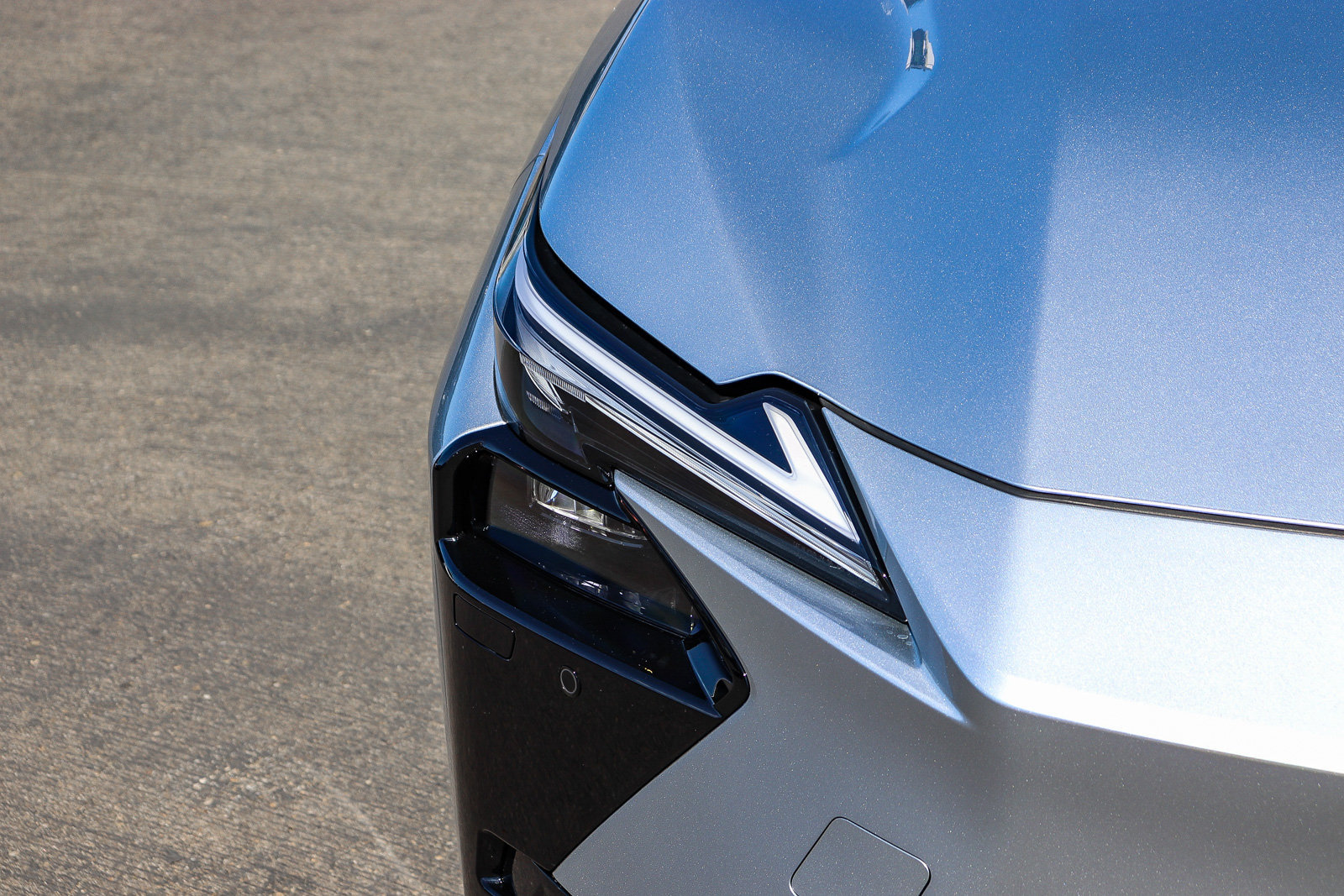 New 2026 Lexus ES 350e w/ Convenience Package FWD image 11