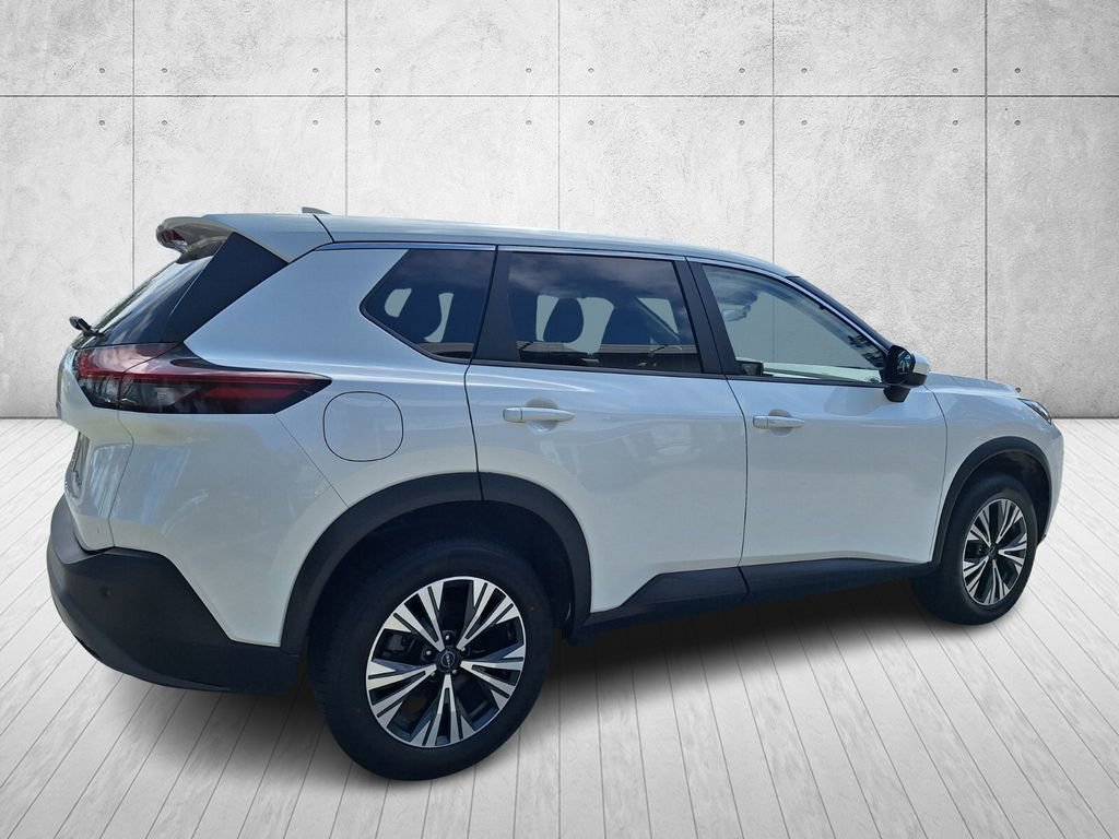 Used 2023 Nissan Rogue SV image 5
