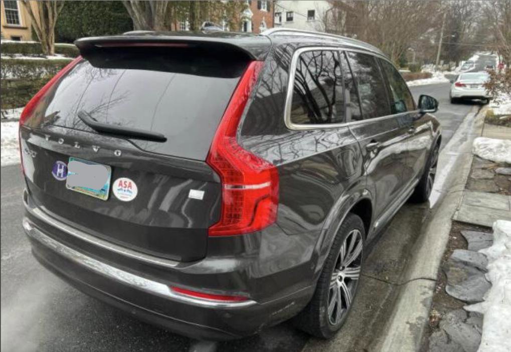 Used 2023 Volvo XC90 T8 Plus w/ Protection Package Premier image 11