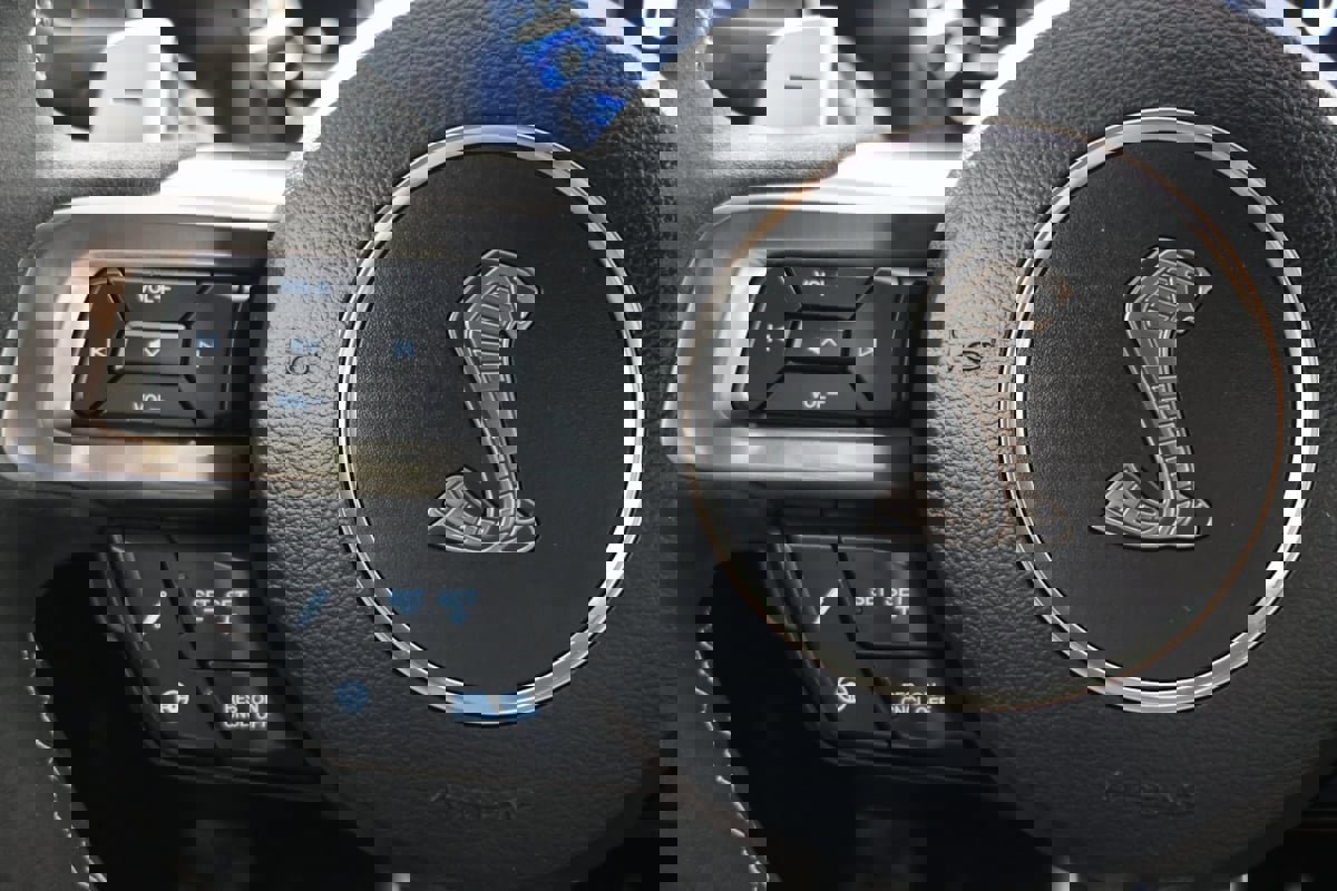 Used 2022 Ford Mustang Shelby GT500 w/ Carbon Fiber Track Pack image 25