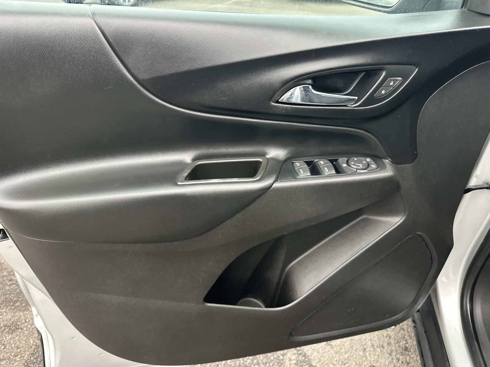 Used 2018 Chevrolet Equinox LT image 20