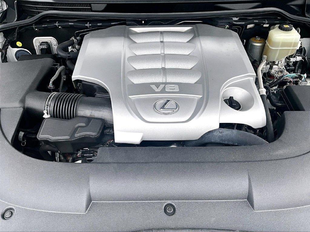 Used 2018 Lexus LX 570 4WD w/ Luxury Package image 36