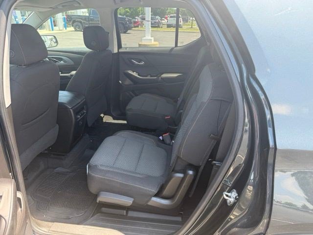 Used 2018 Chevrolet Traverse LT FWD image 2