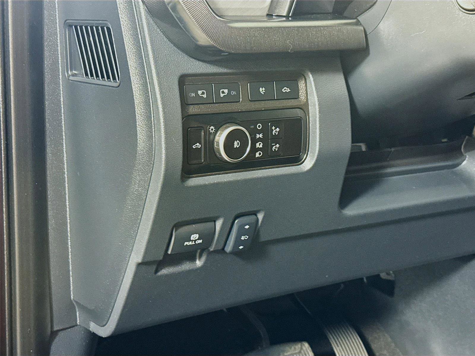 Used 2024 Ford F350 Platinum AWD/4WD image 8