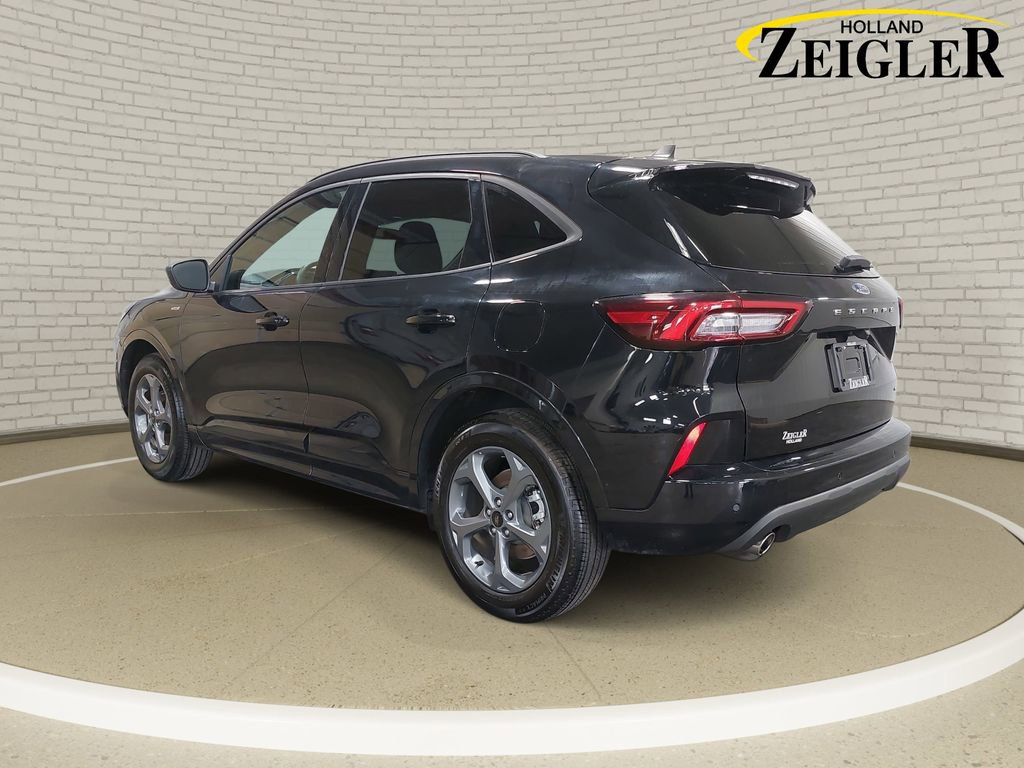 Used 2023 Ford Escape ST-Line w/ Tech Pack #1 AWD/4WD image 7