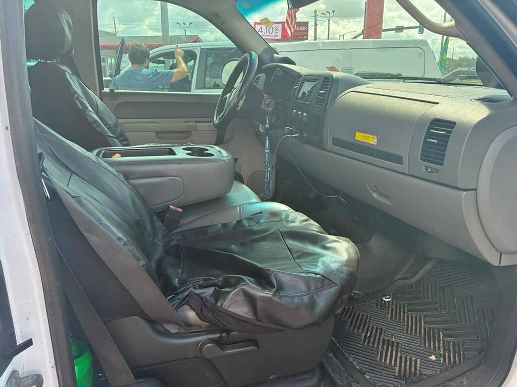 Used 2011 Chevrolet Silverado 1500 W/T w/ LS Package RWD image 8