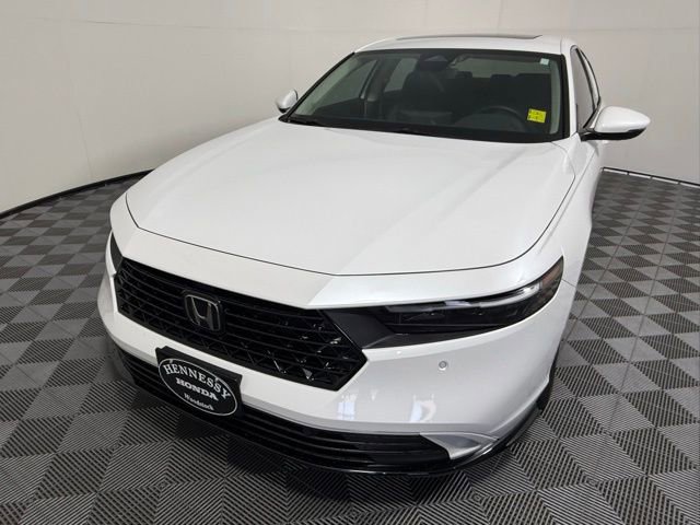 Used 2025 Honda Accord EX-L image 2