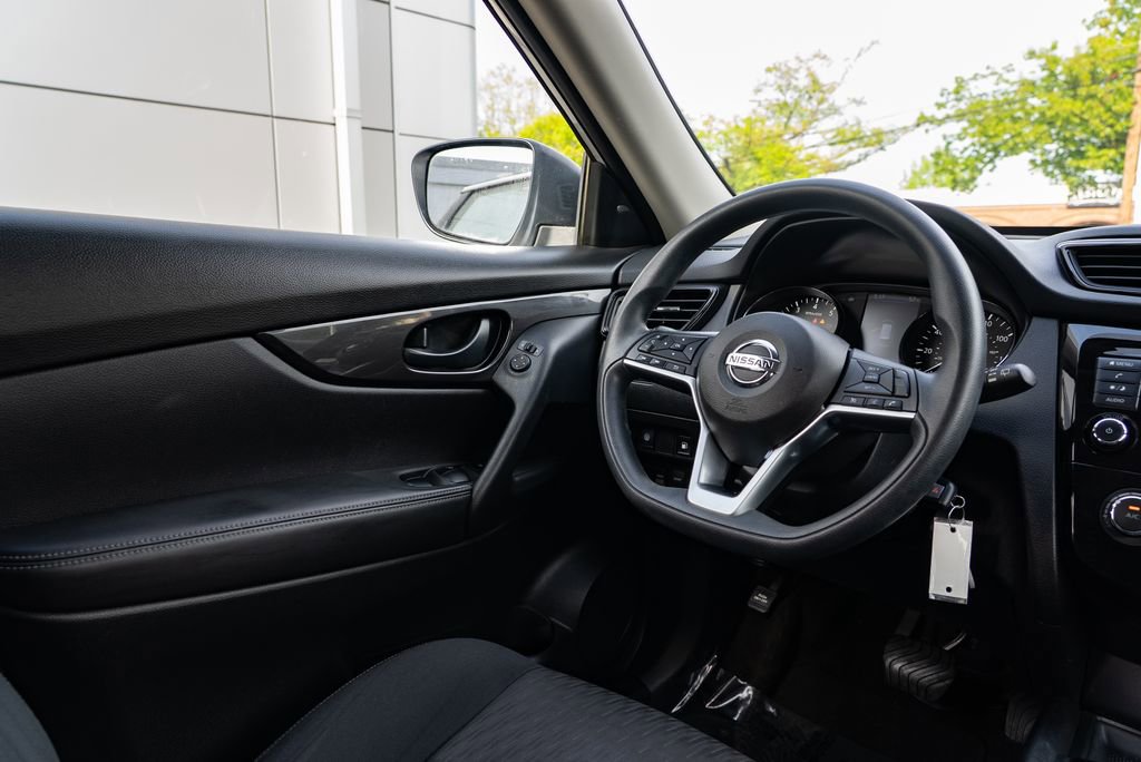 Used 2020 Nissan Rogue S AWD/4WD image 11