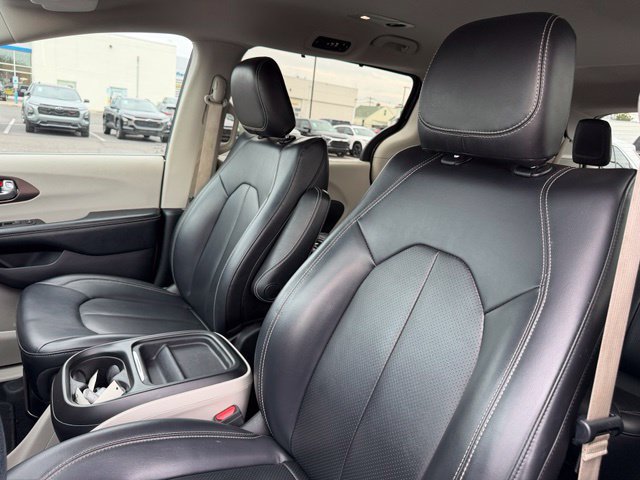Used 2020 Chrysler Voyager Lxi FWD image 28